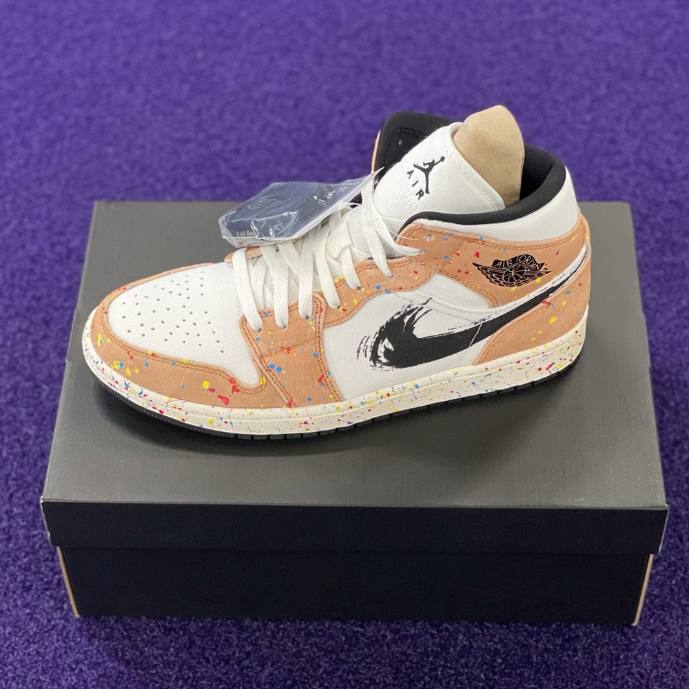 AJ1 paint splatter rare size: 9.5 Dead Stock